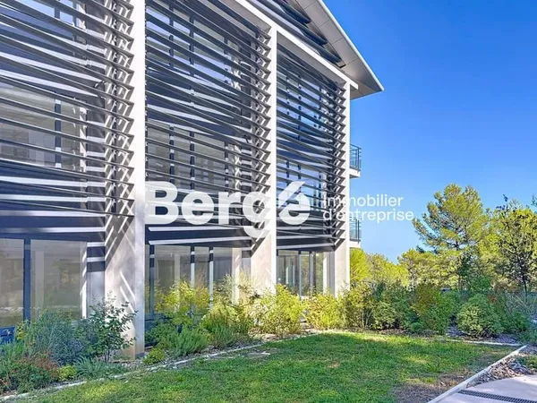 Bureaux 364 m²