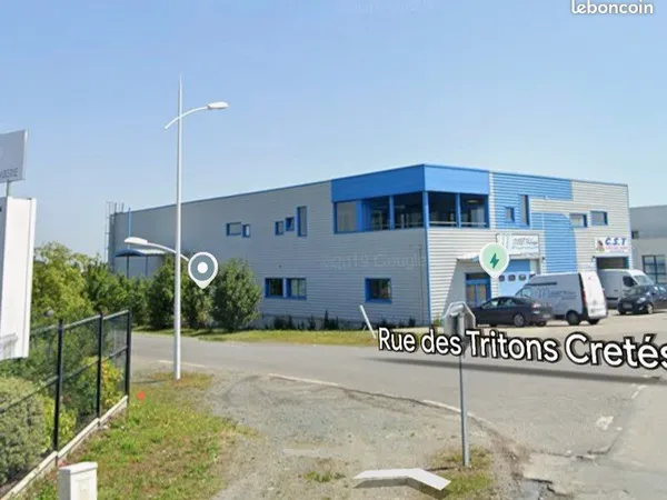Bureaux 125 m² avec terrasse couverte - Zone de Villejames