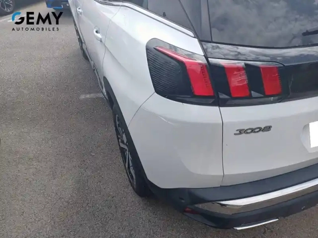 Peugeot 3008 puretech 130ch s&amp;s bvm6 — photo 17