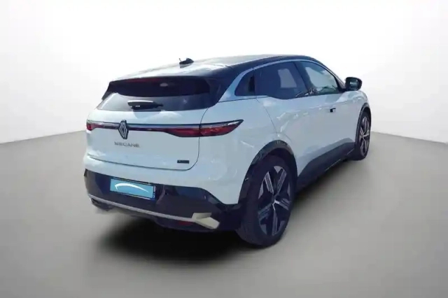 Renault Megane e-tech 220 ch autonomie confort gsr2 — photo 5