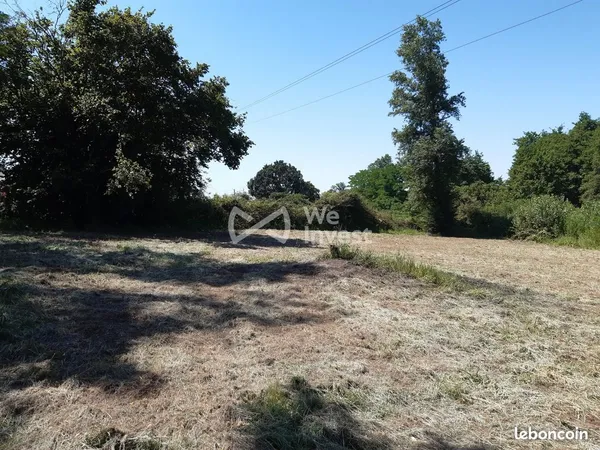 Terrain 1330 m² Bourg