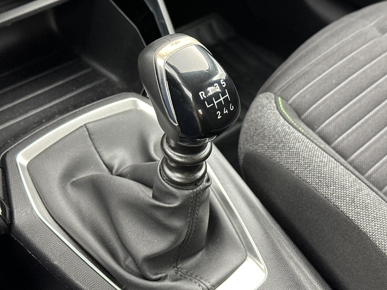 Peugeot 208 puretech 100 s&s bvm6 active — photo 28