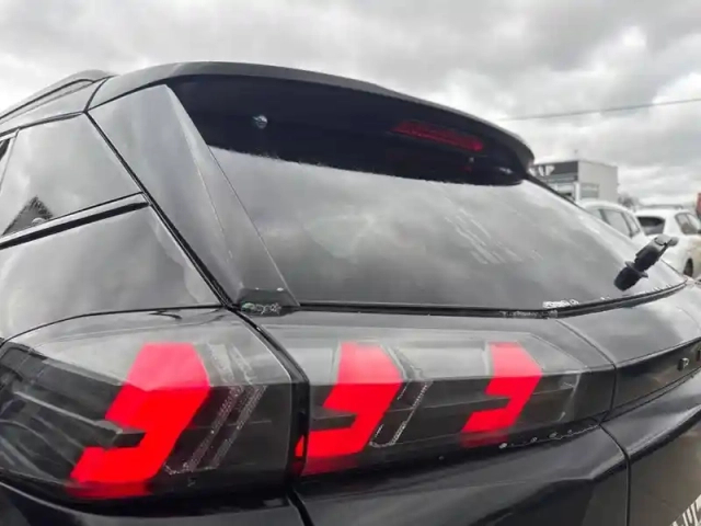 Peugeot 2008 puretech 130 s&amp;s eat8 — photo 17