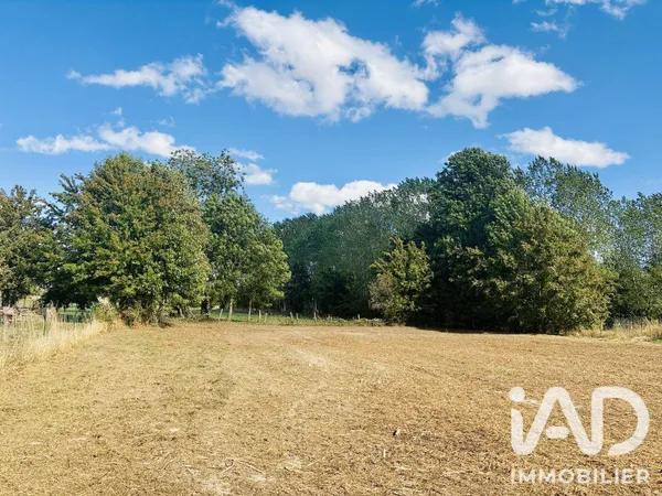 Terrain constructible 2047 m²