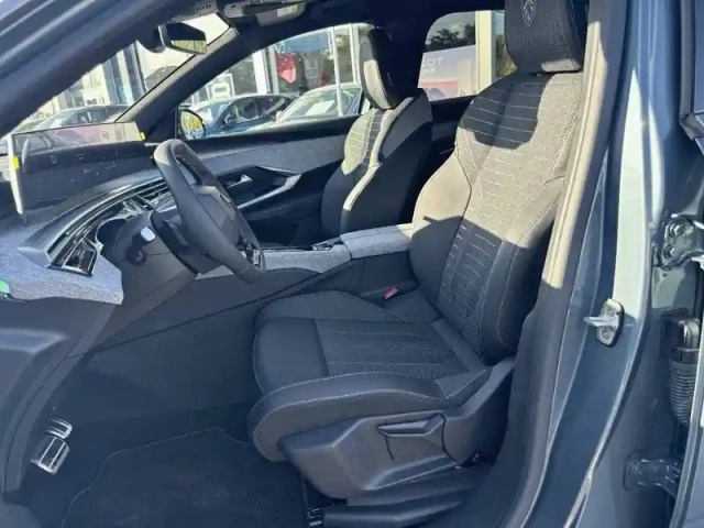 Peugeot 3008 hybrid 145 e-dcs6 — photo 11