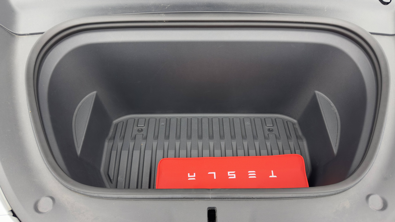 Tesla MODEL Y RWD — photo 10