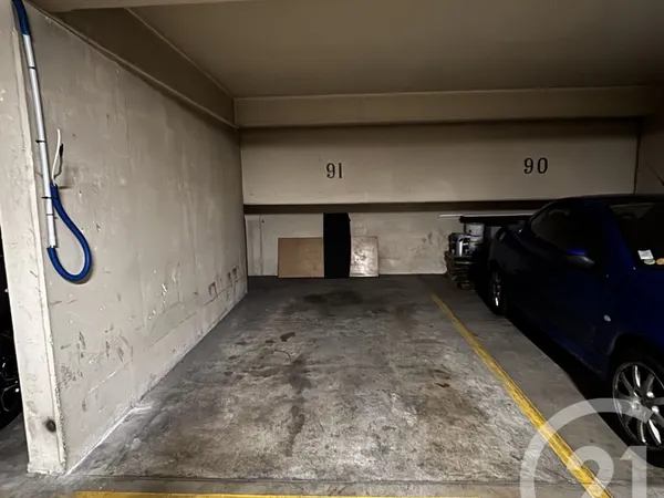 Parking 12 m²
