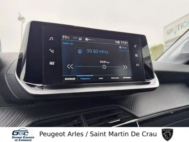 Peugeot 208 puretech 100 s&amp;s bvm6 — photo 18