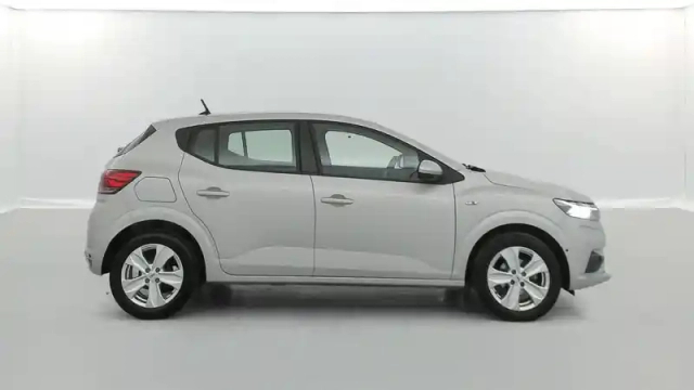 Dacia Sandero tce 90 — photo 15