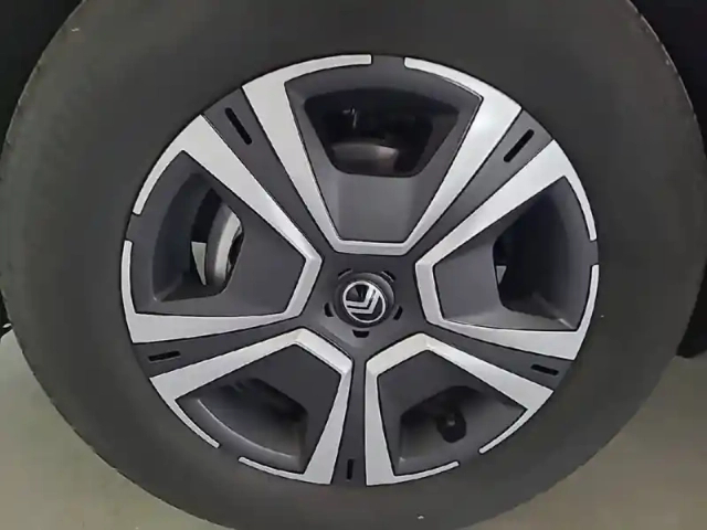 Citroën C4 hybride 100 e-dcs6 — photo 13
