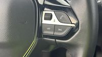 Peugeot 2008 e-2008 156ch 54 kWh Allure — photo 17