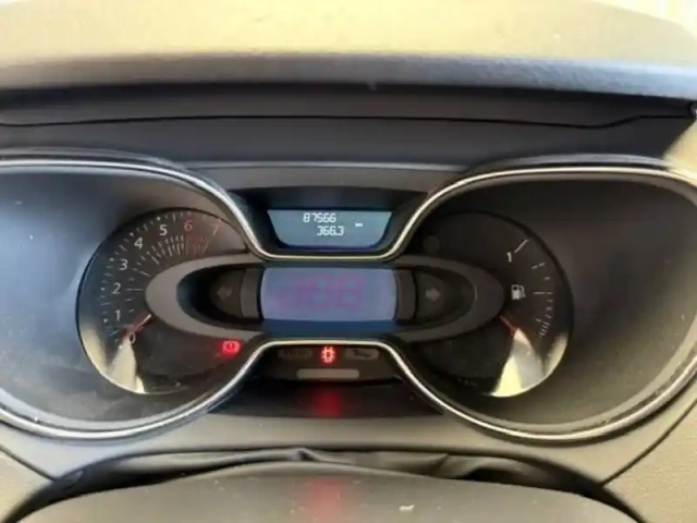 Renault Captur tce 150 fap edc — photo 15