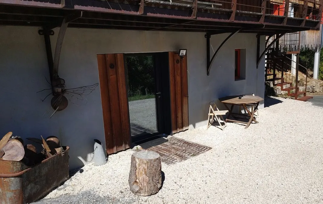 Photo 1