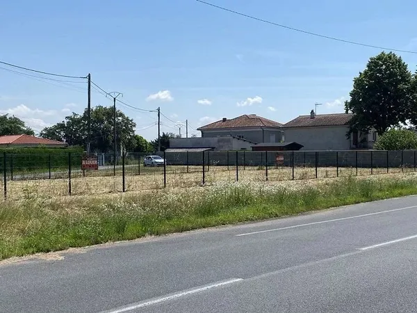 Commerce Location Montrond-les-Bains 1p  600€