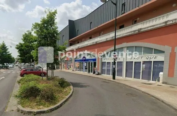 Local commercial 300 m²