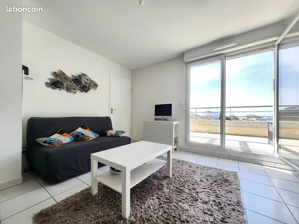 T2 (39 m2) + balcon (13,5 m2), à louer meublé