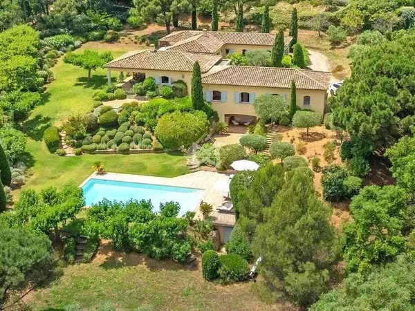 Maison 8 pièces 283 m²