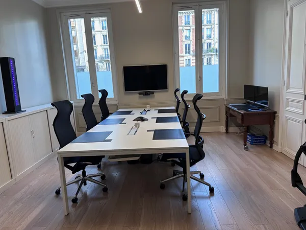 Loue bureaux 30m² Paris Ternes-Pereire - Bel espace haussmannien entièrement rénové