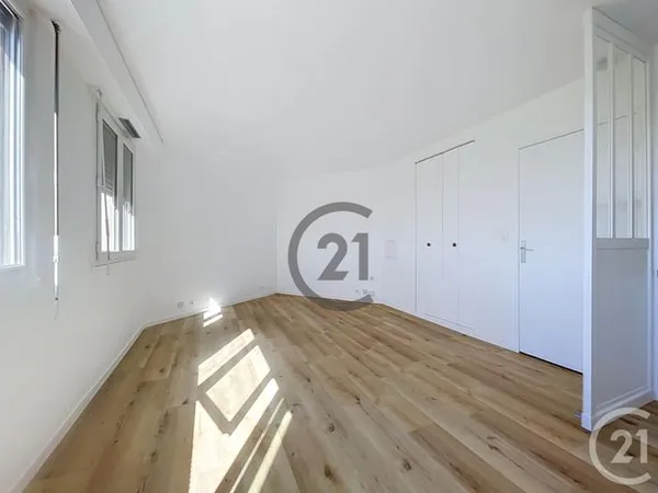 Studio 1 pièce 30 m²