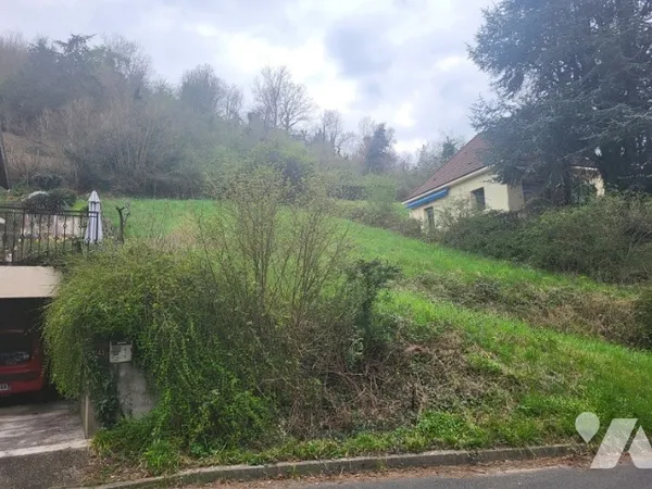 Terrain 811 m²