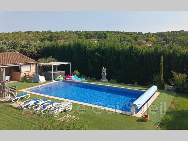 Villa 5 pièces 180 m²