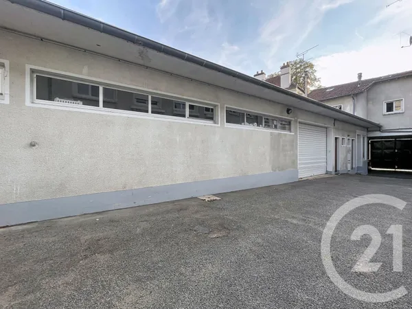 Local 131 m²