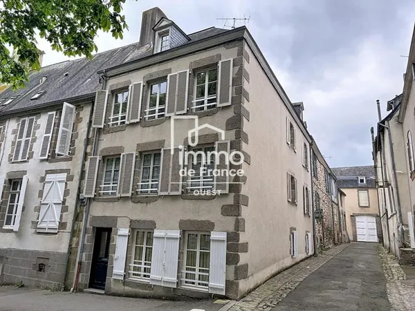 Immeuble Mayenne 8 pièce(s) 203 m2