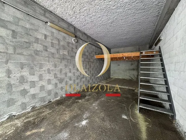Parking 42 m²