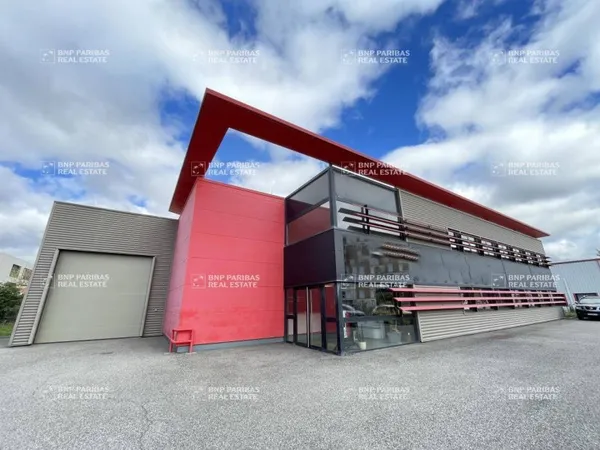 Local d'activité 2901 m²