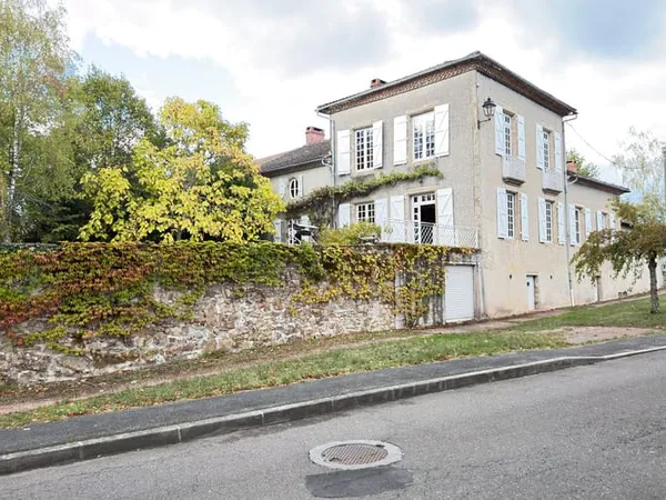 Maison 5 pièces 211 m²