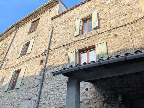 Maison familiale 140 m² avec terrasses, studio indépendant et chambres d'hôtes