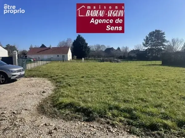 Terrain 1 400 m² à vendre à Villechetive (89320)