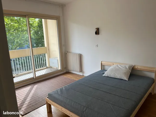 Chambre en colocation meublée pour étudiant tout compris (charges, eau , chauffage, électricité, int