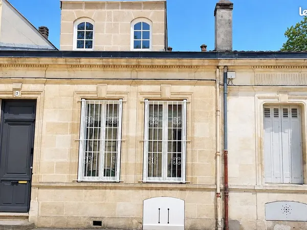 Chambre 15 m² + espace mansardé - maison avec jardin - Médoquine / CHU