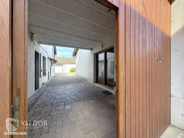 Maison de village 9 pièces 220 m²