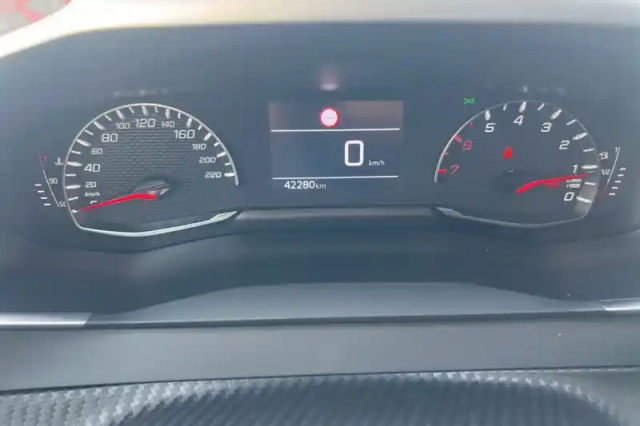Peugeot 208 puretech 100 s&amp;s bvm6 — photo 15