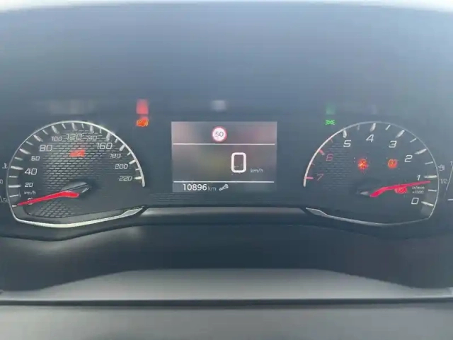 Peugeot 2008 puretech 100 s&amp;s bvm6 — photo 31