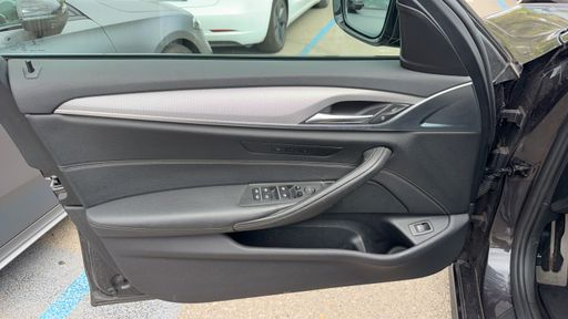 BMW Serie 5 518d 150 Steptronic8 - M Sport – 2020 – 138900 km – Diesel – Boîte Automatique — photo 51
