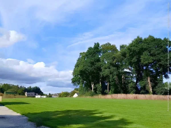 Terrain 875 m²