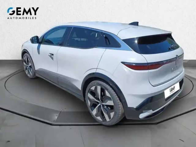 Renault Megane e-tech ev60 220 ch super charge — photo 22