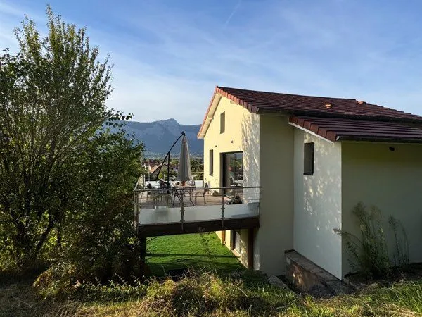 Maison avec dépendances