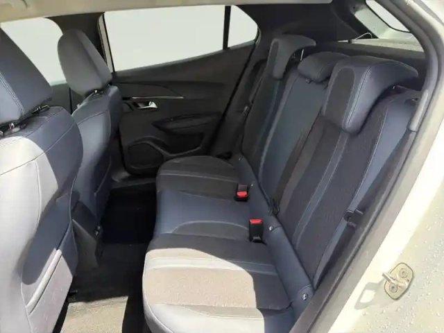 Peugeot 2008 puretech 130 s&amp;s eat8 — photo 12