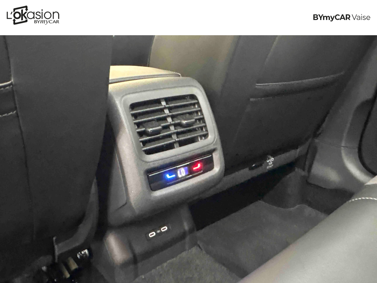 Volkswagen T-Roc 1.5 eTSI Hybrid 150 ch DSG7 — photo 20