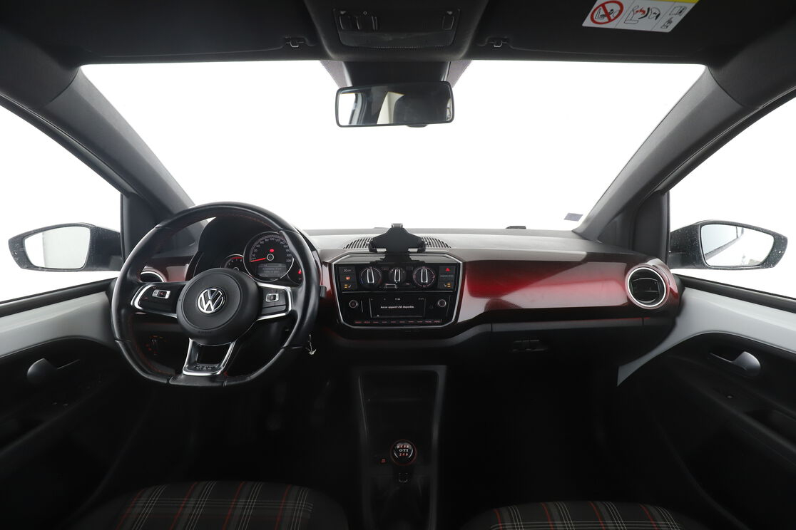 Volkswagen up! 1.0 TSI BlueMotion GTI — photo 11