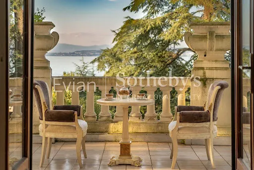 Appartement 7 pièces 279 m²