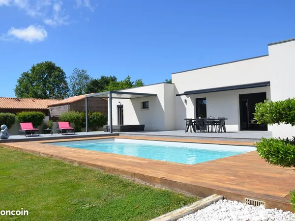 Maison d'architecte 4 chambres avec piscine, jacuzzi et double garage
