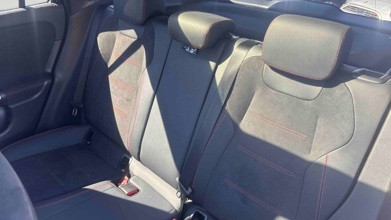 Mercedes GLA 250 e Hybrid EQ 8G-DCT — photo 12