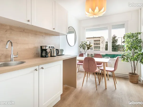 Grande chambre - Colocation 3 personnes, Oullins