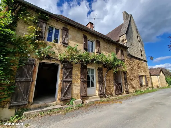 Maison 8 pièces 330 m²