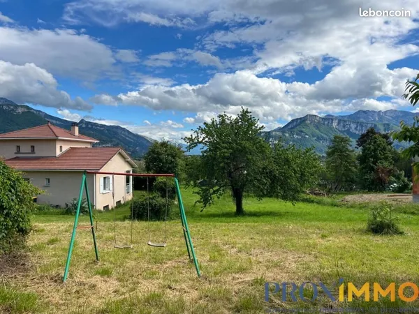 Terrain 697 m² Saint Jean De Moirans